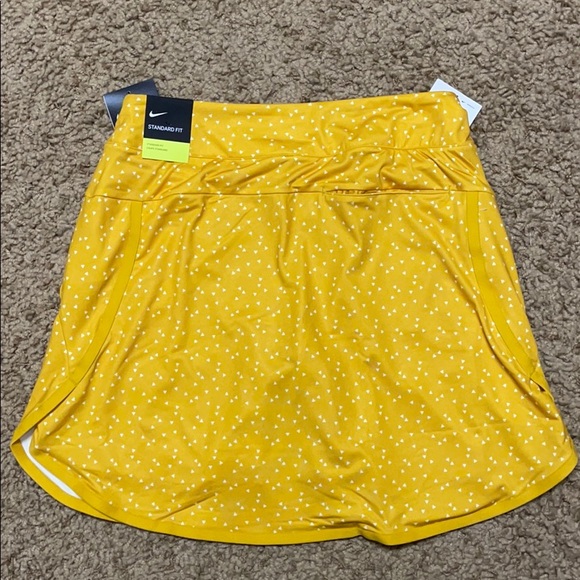 Nike Women’s Golf Skirt - Picture 7 of 8